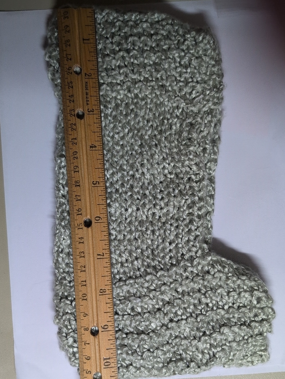 Cozy Women's Chunky Knit Mittens - Light Green